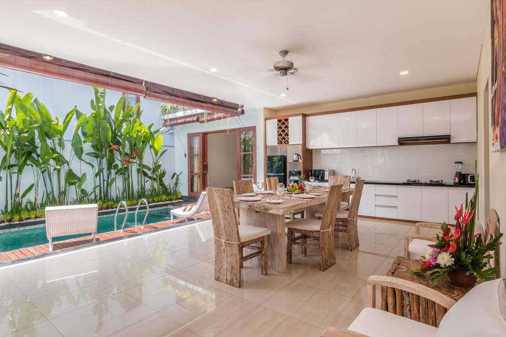 The Kamojang Jimbaran Villa Kuta Lombok Exterior foto